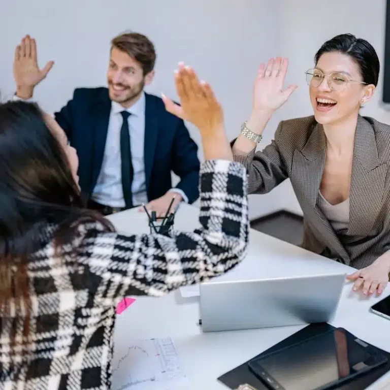Conoce lo que es la cultura organizacional líquida y por qué representa versatilidad en momentos desafiantes y de transición.