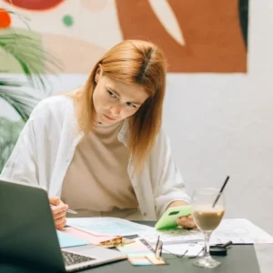 La cédula de identificación fiscal tiene utilidades clave en las empresas para la contratación y pagos a colaboradores. Encuentra aquí sus detalles.