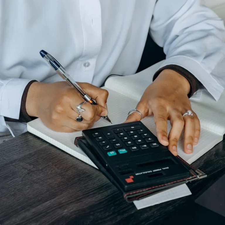 Conoce a detalle las deducciones de ISR para que el cálculo sea preciso y transparente con cada uno de tus colaboradores.