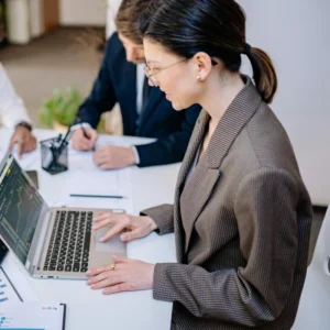 El outsourcing se debe tratar con cuidado para respetar la normativa y los derechos laborales. Así que aquí encontrarás prácticas para su buen manejo.