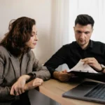 Aprende cómo calcular finiquito considerando las faltas injustificadas. Descubre cómo afectan al aguinaldo y vacaciones según la LFT y evita demandas.